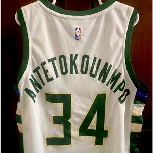 Youth S Milwaukee Bucks Jersey
- Giannis Antetokounmpo